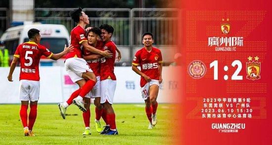 史泰龙、李连杰、阿诺施瓦辛格，这三位在中国几近是无人不知晓的年夜明星，还有布鲁斯威利斯、尚格云顿、杰森斯坦森、龙格尔、查克诺瑞斯、余男等等一众明星，这部片子委实太壮大了，的确就是动作明星版的《复仇者同盟》，能想到的片子年夜英雄聚集一堂，蔚为壮不雅。